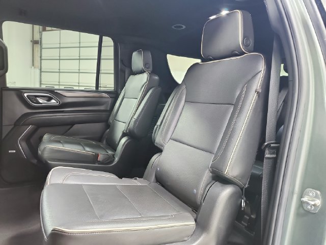 Used 2023 Chevrolet Suburban Premier RWD image 12