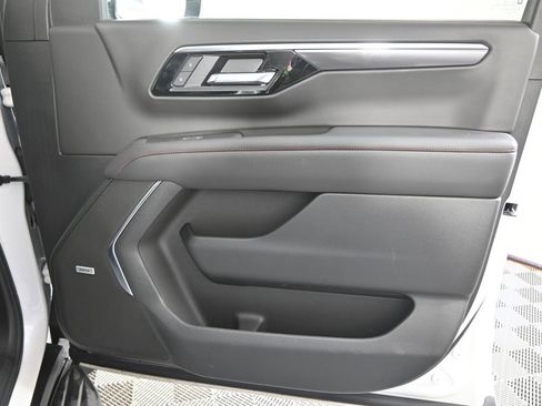 Used 2025 Chevrolet Tahoe RST w/ Comfort Package image 12