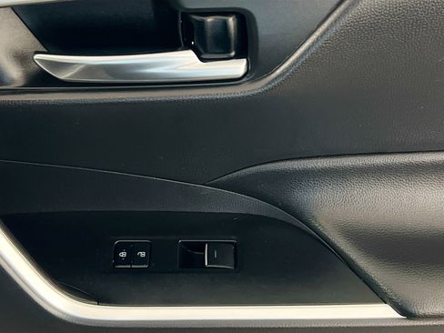 Used 2022 Toyota RAV4 XLE image 31