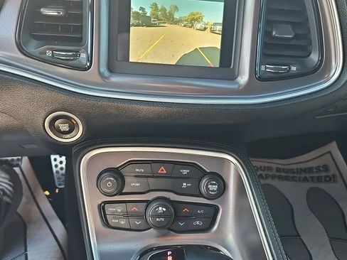 Used 2019 Dodge Challenger SXT image 15