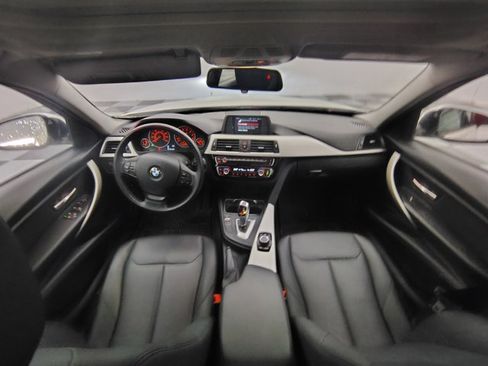 Used 2018 BMW 320i xDrive Sedan w/ Convenience Package AWD/4WD image 2