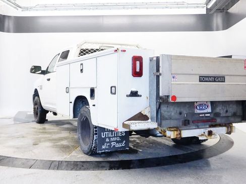 Used 2018 RAM 3500 Tradesman w/ Chrome Appearance Group image 3