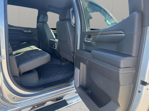 Used 2023 Chevrolet Silverado 1500 High Country w/ Technology Package image 19