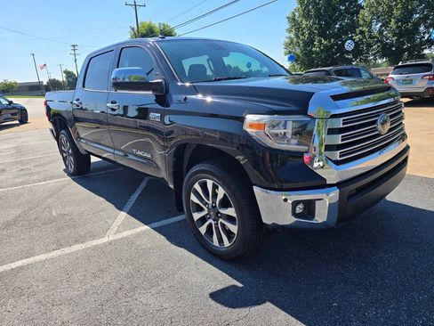 Used 2018 Toyota Tundra Limited w/ Limited Premium Package AWD/4WD image 9