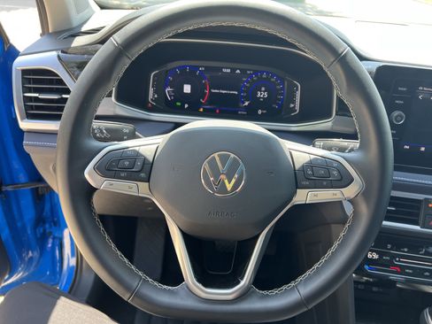 Certified 2025 Volkswagen Taos SEL image 17