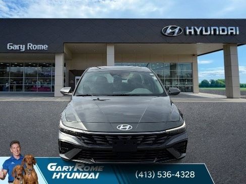 Used 2024 Hyundai Elantra SEL w/ Convenience Package FWD image 10