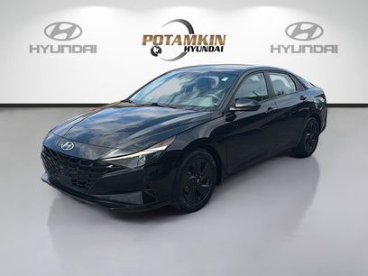 Certified 2022 Hyundai Elantra SEL w/ Convenience Package