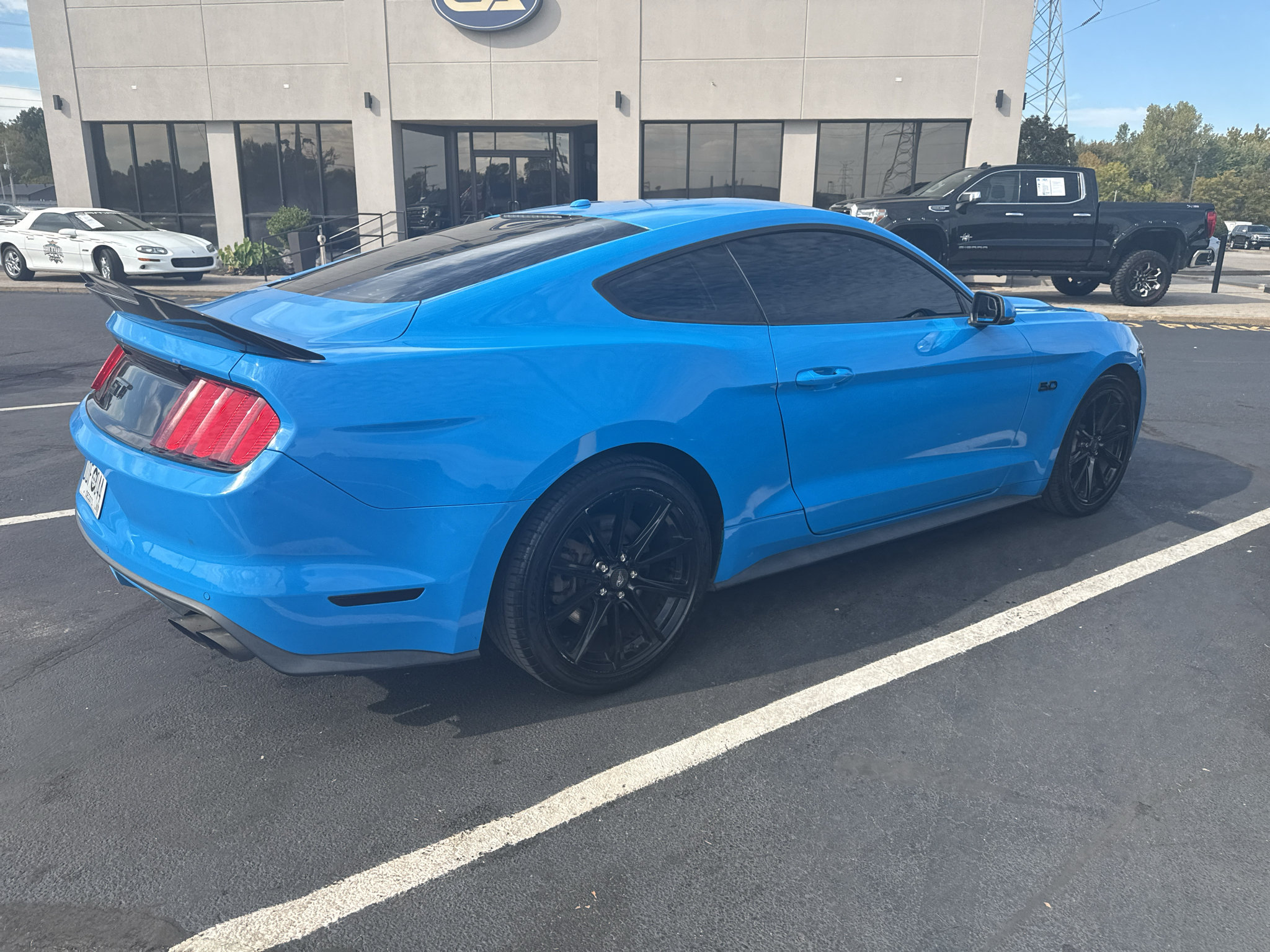 Used 2017 Ford Mustang GT Premium RWD image 6