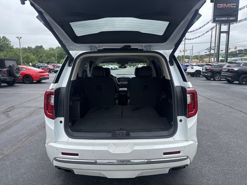 Used 2023 GMC Acadia Denali AWD/4WD image 5