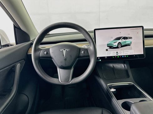 Used 2022 Tesla Model Y Long Range AWD/4WD image 16