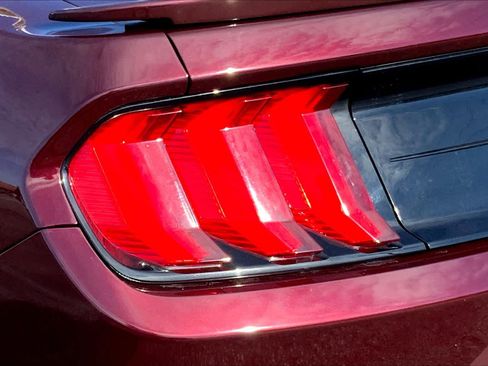 Used 2018 Ford Mustang Coupe image 21