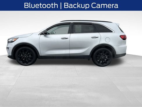 Used 2020 Kia Sorento S image 2