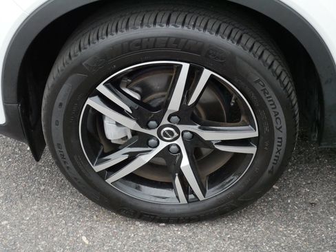Used 2025 Volvo XC40 B5 Core AWD/4WD image 15