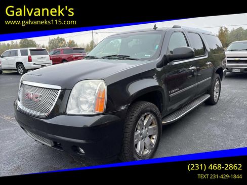 Used 2009 GMC Yukon XL Denali image 1