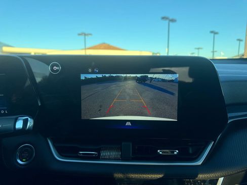 Used 2025 Chevrolet Equinox LT image 17