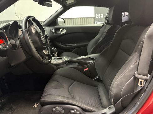 Used 2015 Nissan 370Z Coupe RWD image 15