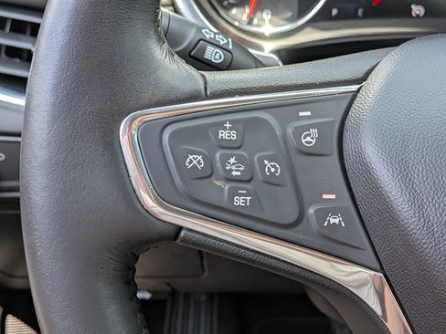 Used 2021 Chevrolet Malibu Premier FWD image 24