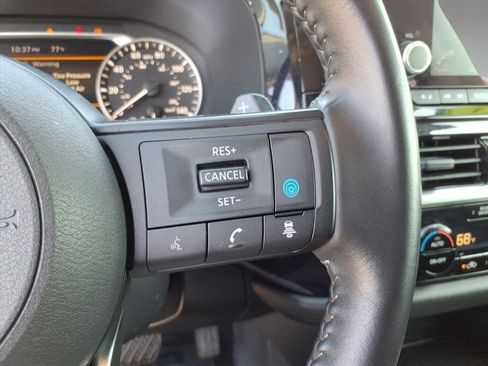 Used 2024 Nissan Pathfinder SV image 17