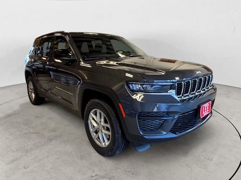 New 2026 Jeep Grand Cherokee Laredo image 8