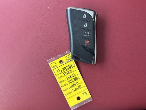 Used 2023 Lexus ES 350 F Sport w/ Accessory Package (Z2) image 21