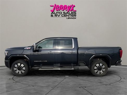 Used 2024 GMC Sierra 3500 Denali w/ Denali Reserve Package image 11
