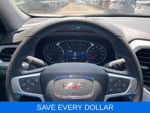 Used 2023 GMC Acadia SLE w/ Driver Convenience Package FWD image 9