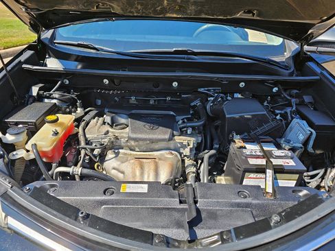 Used 2016 Toyota RAV4 LE image 28