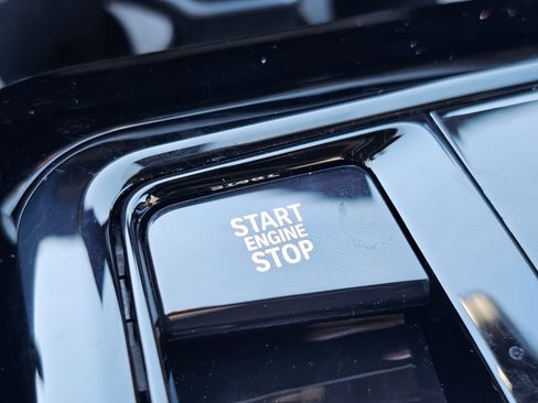 Certified 2025 BMW 530i xDrive 530i xDrive w/ Premium Package image 20