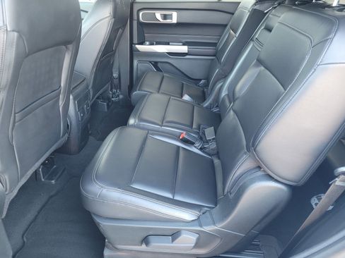 Used 2023 Ford Explorer XLT w/ Equipment Group 202A image 9