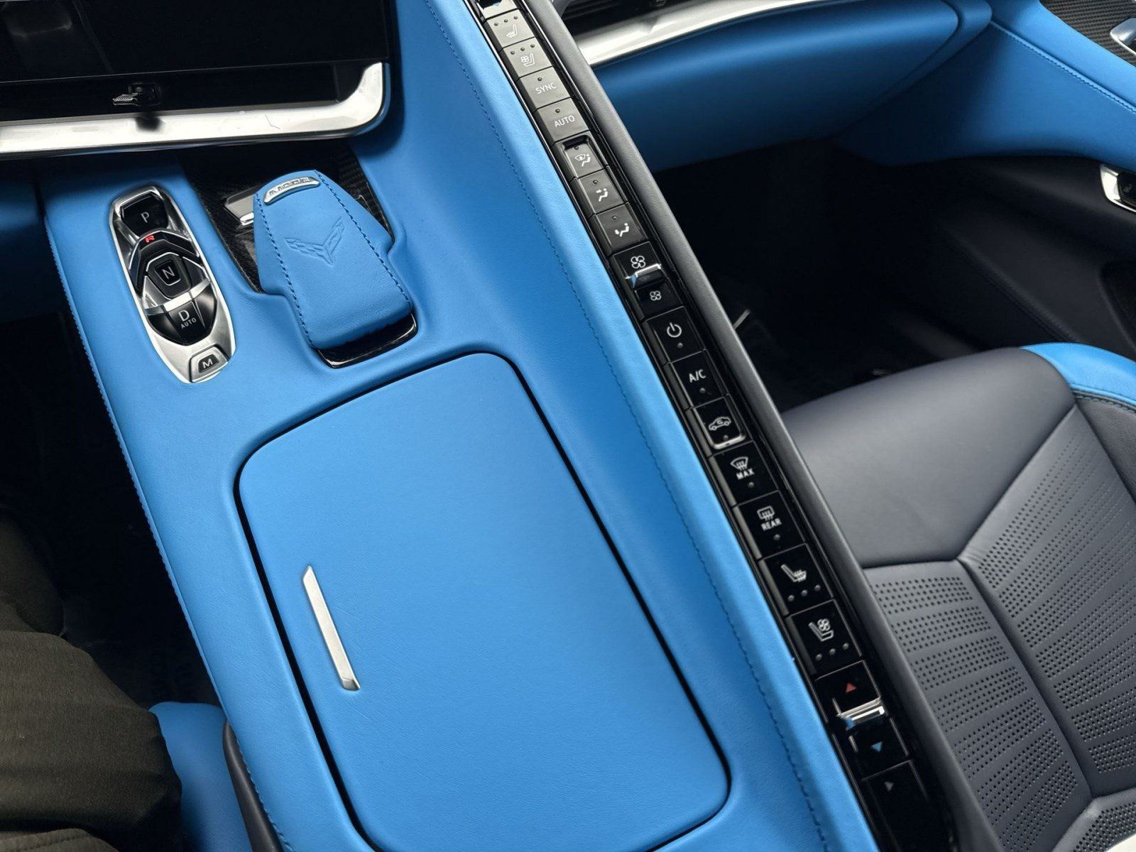 Used 2022 Chevrolet Corvette Stingray Premium Cpe w/ Z51 Performance Package RWD image 21