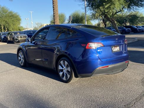 Used 2021 Tesla Model Y Long Range image 3