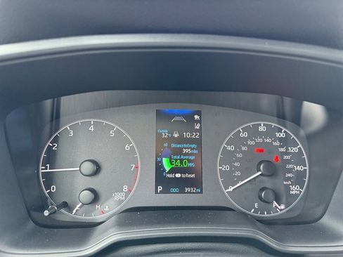 Certified 2025 Toyota Corolla Cross LE image 18