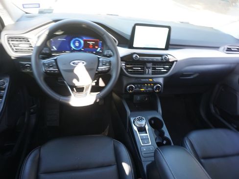 Used 2022 Ford Escape SEL w/ Technology Package FWD image 6