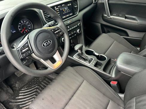 Used 2022 Kia Sportage LX image 10