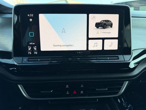 Used 2025 Volkswagen Atlas Cross Sport SE image 38