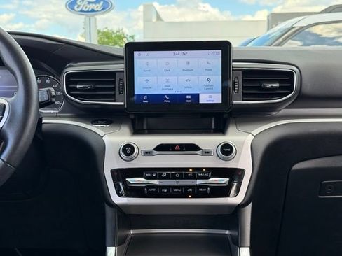 Used 2023 Ford Explorer XLT w/ Equipment Group 202A AWD/4WD image 22