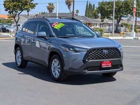 Used 2022 Toyota Corolla Cross LE AWD/4WD image 3