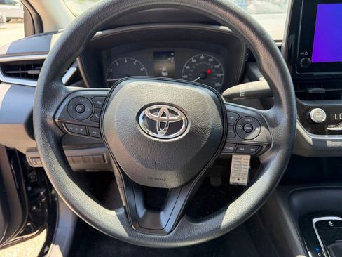 Used 2025 Toyota Corolla LE FWD image 23