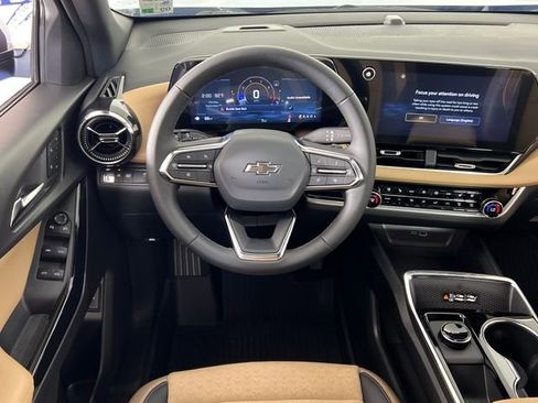 New 2026 Chevrolet Equinox ACTIV w/ Convenience Package III image 13