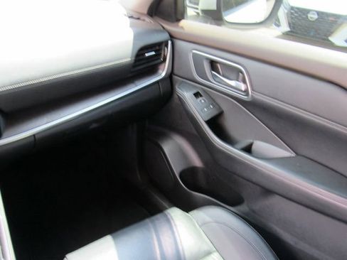 Used 2022 Nissan Rogue Platinum w/ Head-Up Display Package FWD image 21