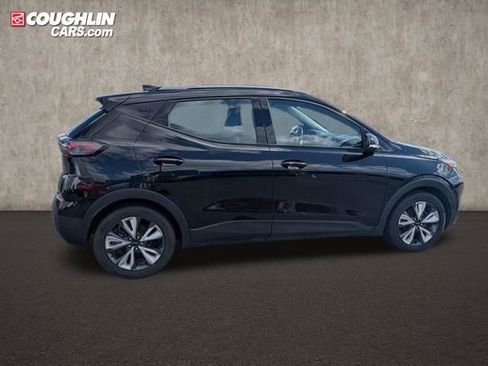 Used 2023 Chevrolet Bolt EUV LT w/ Convenience Package image 9