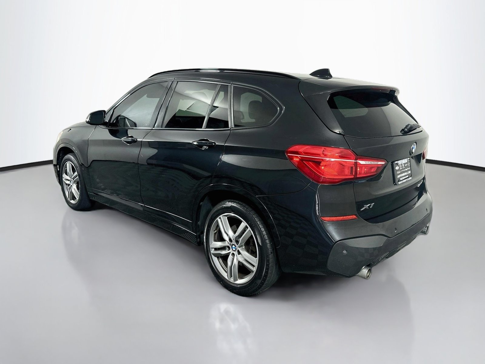 Used 2018 BMW X1 sDrive28i w/ M Sport Package FWD image 5