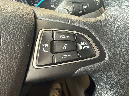 Used 2017 Ford Escape Titanium AWD/4WD image 19