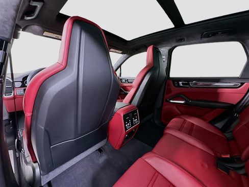 Used 2023 Porsche Cayenne Turbo image 24