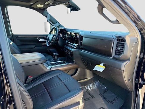 Used 2025 Chevrolet Silverado 1500 High Country w/ High Country Premium Package AWD/4WD image 13