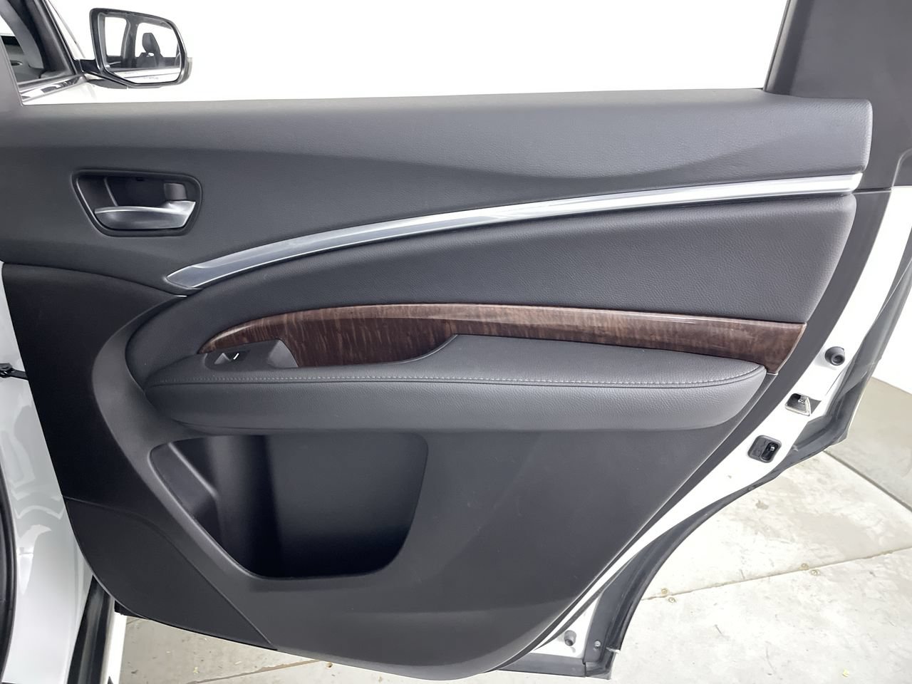 Used 2020 Acura MDX SH-AWD image 26