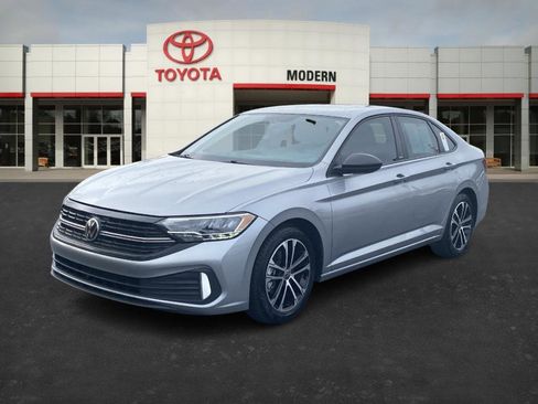 Used 2023 Volkswagen Jetta Sport image 1