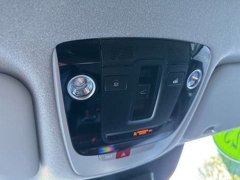 Used 2023 Kia Niro EX Touring FWD image 43