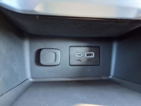 Used 2023 GMC Acadia SLE w/ Driver Convenience Package image 8