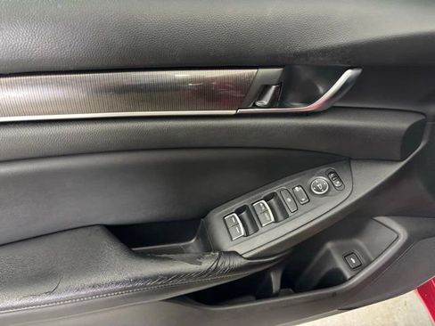 Used 2018 Honda Accord Sport image 10